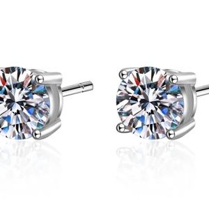 NWT Sterling Silver 0.5 ct. t.w. Moissanite Round Stud Earrings